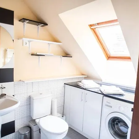 4-Room Home With Aircon And Balcony Free Parking Budapest Exterior photo