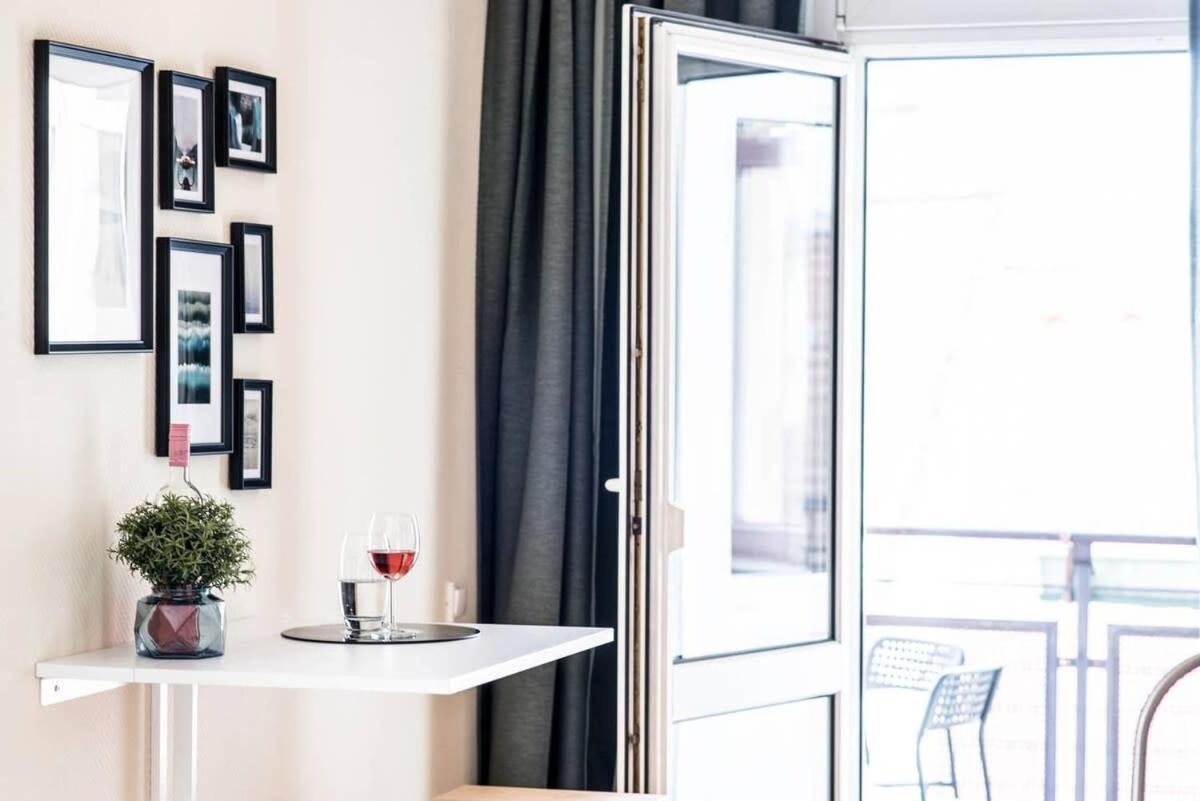 Apartment 4-room With Aircon And Balcony Free Parking *