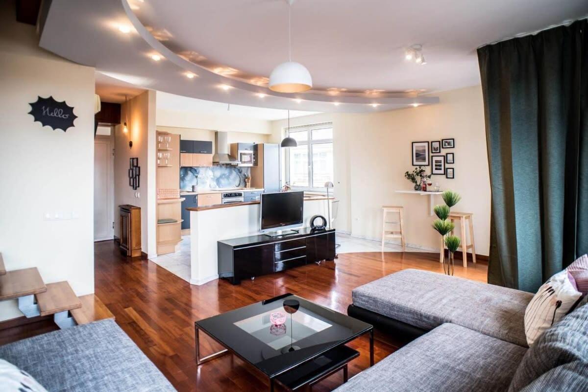 4-room With Aircon And Balcony Free Parking Apartment Budapest