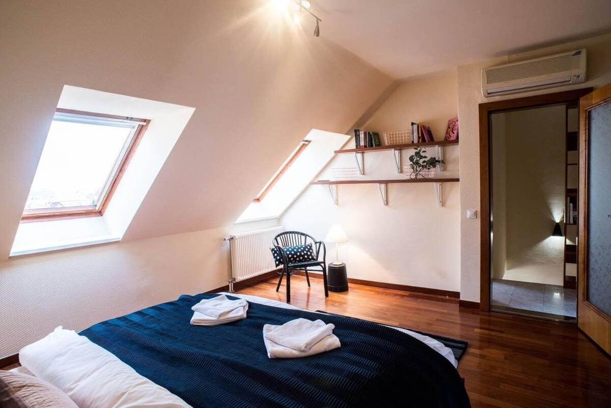 4-room With Aircon And Balcony Free Parking Appartement
